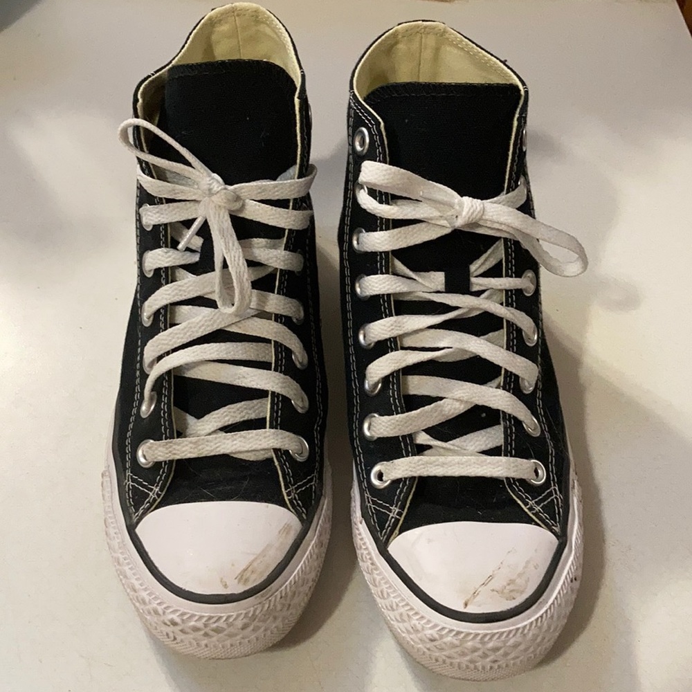 🏴Classic Converse (Chuck Taylor’s) 🏴